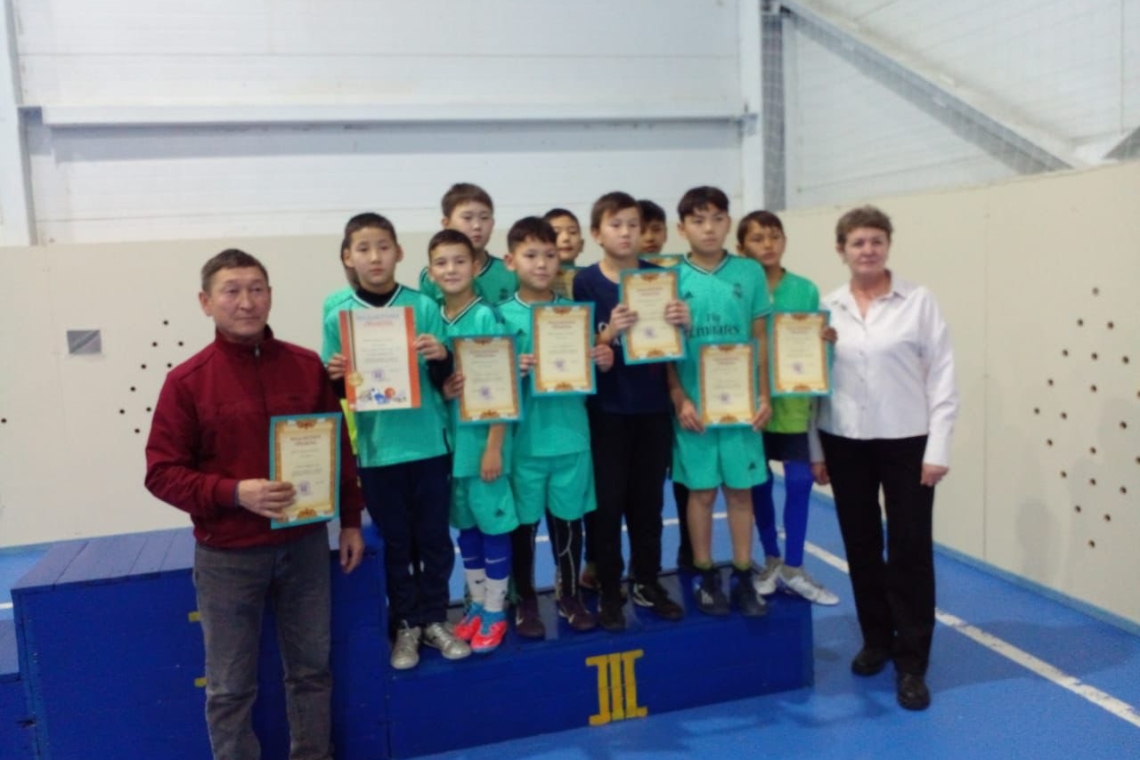  2025 жылғы 6 қараша күні өткен аудандық футбол жарысында біздің мектебіміздің 4–7-сынып оқушылары жоғары деңгейде өнер көрсетіп, ІІІ орын иеленді! 