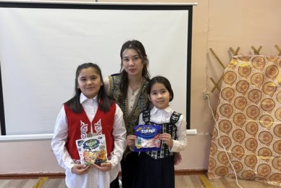 Бүгін мектебімізде көктемнің шуақты мерекелері қарсаңында оқушылардың шығармашылық қабілеттерін дамыту, ұлттық құндылықтарды дәріптеу және қыз балалардың бойындағы әдептілік, инабаттылық, тапқырлық қасиеттерін қалыптастыру мақсатында «Шебер ойлар» атты са