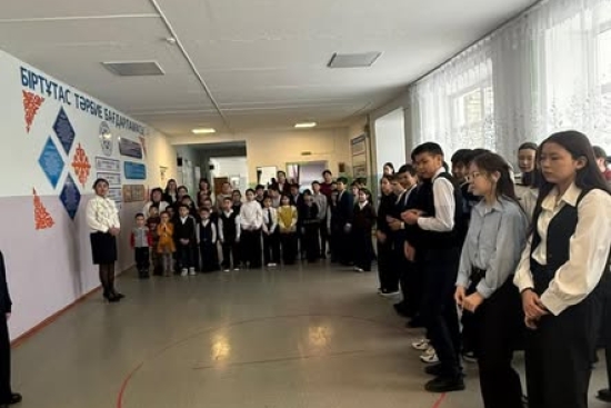 Алғыс айту күніне орай мектебімізде салтанатты линейка ұйымдастырылды.