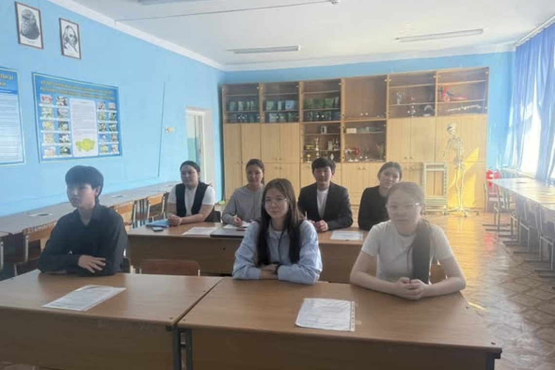 Табиғатты аялау – әрқайсымыздың азаматтық борышымыз. Осы орайда мектебімізде “Экология: демалысты – табысқа айналдырайық!” атты экологиялық акция ұйымдастырылды. Акцияның басты мақсаты – қоршаған ортаны қорғау, табиғатты таза ұстау және пайдалы іспен айна