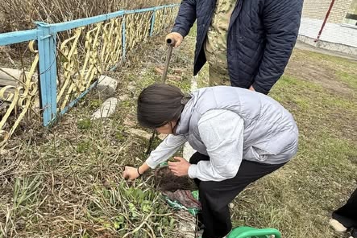 Біздің мектеп оқушылары «Жасыл апта» республикалық экологиялық челленджі аясында сынып жетекшілерімен бірге ағаш отырғызу акциясын өткізді