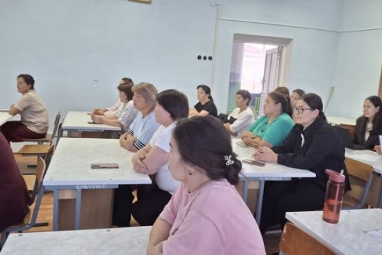 БАЛАЛАРДЫҢ ҚАУІПСІЗДІГІ – БАСТЫ НАЗАРДА! 2026 жылдың қазан айында Сырымбет орта мектебінде ата-аналар жиналысы өткізілді. Жиналыстың негізгі тақырыбы – балалардың қауіпсіздігін қамтамасыз ету және кәмелетке толмағандар арасындағы суицидтің алдын алу. Кезд